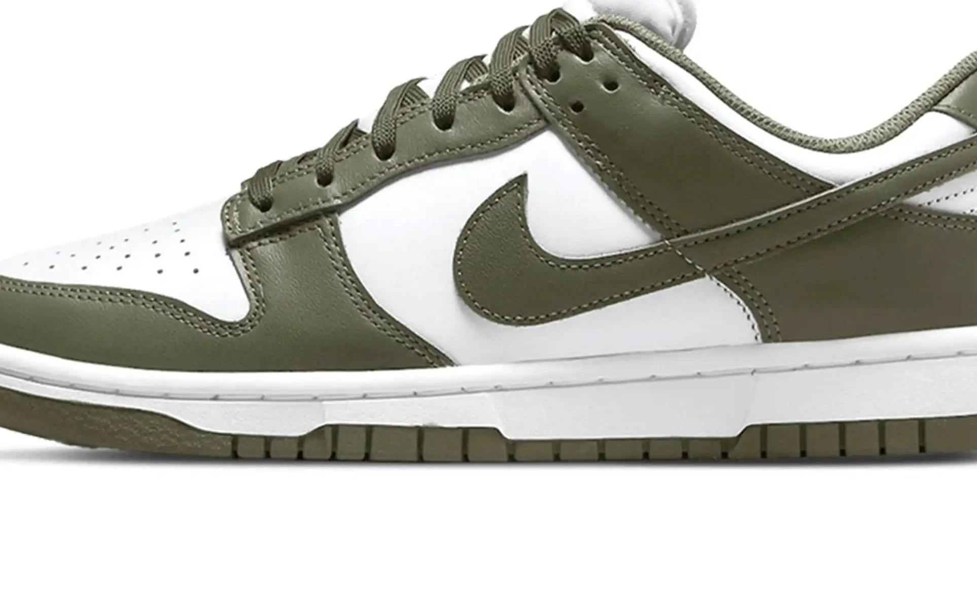 'Medium Olive' Dunk Low Nike W 0506